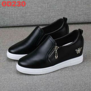 Giầy độn đế ong đế độn 6cm  dễ phối đồ dù là  jens hay váy đều được tạo cảm giác  thoải mái năng động  cho người  dùng.