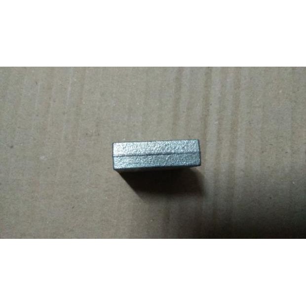 Pass chặn cộng ốc giữ bánh xe cân bằng