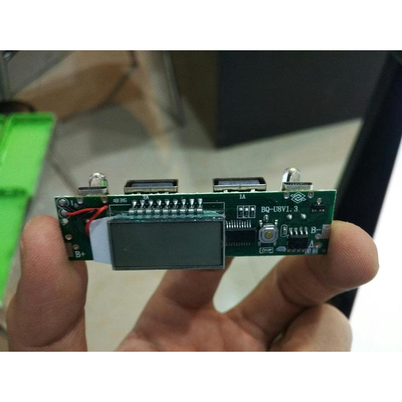 Mạch sạc dự phòng 2A 2 cổng ra có LCD hiển thị dòng sạc và % pin