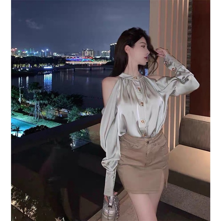 Set áo sơmi hở vai kèm chân váy