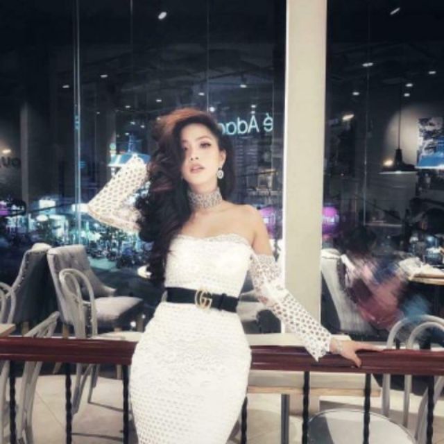 Váy ren trắng