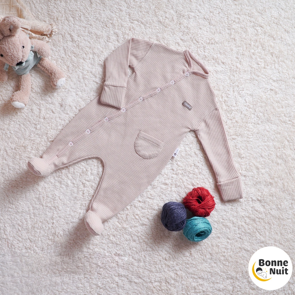 Đồ ngủ liền thân cho bé Sleepsuit cài chéo kèm tất chất liệu Cotton Waffle cao cấp
