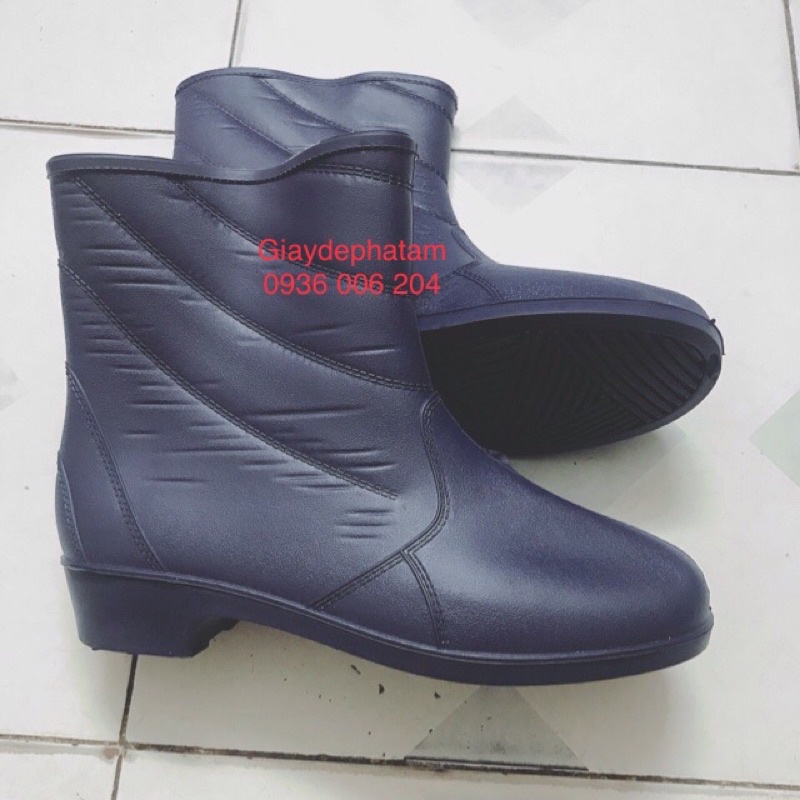 Ủng nữ cổ ngắn đi mưa