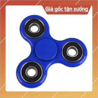 con quay spiner 3 cánh có hộp trò chơi giải trí