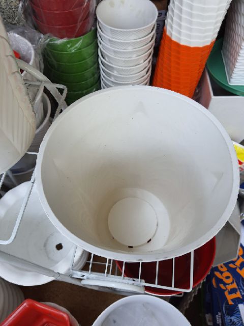 Chậu chiếc lá dạng ống đk 20x24cm