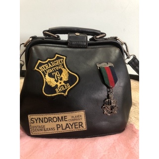 Túi đính Bucket charm kiểu vintage da mềm