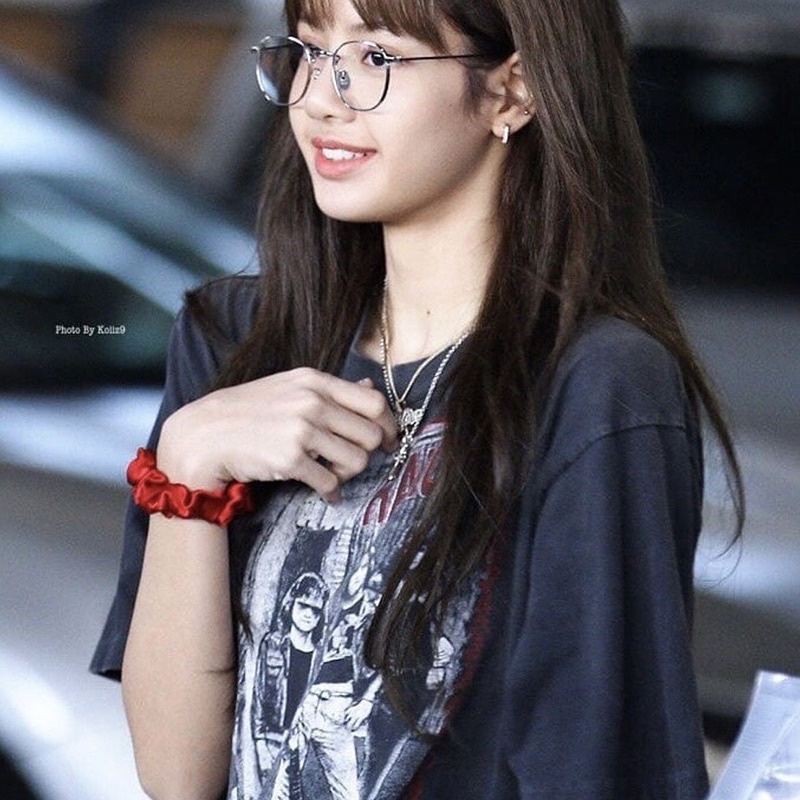 Áo thun/áo phông xám unisex giống Lisa Blackpink