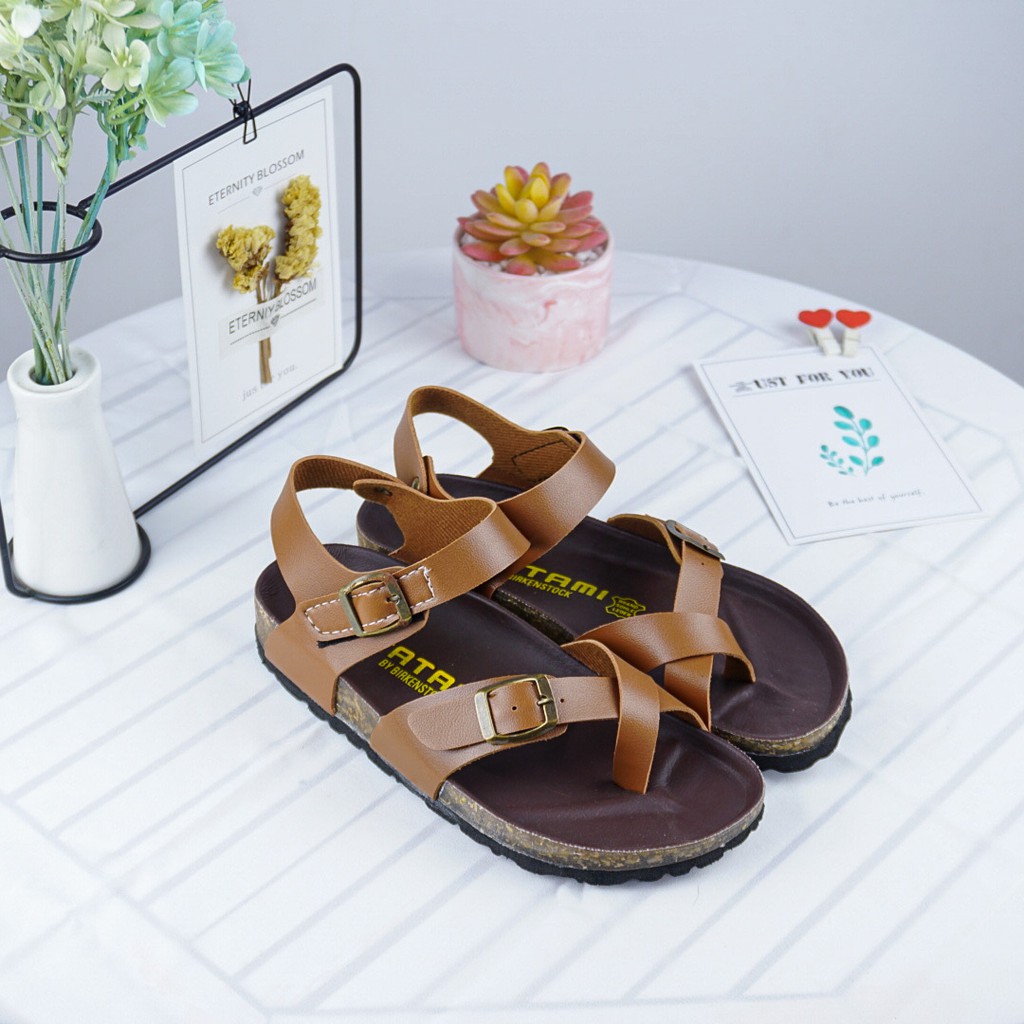 Giày sandal xỏ ngón nữ đế trấu