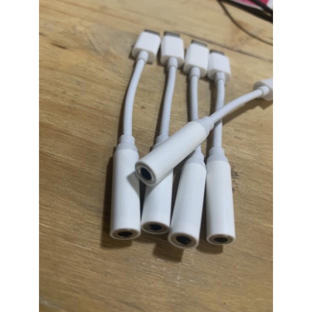 Cáp chuyển Type C sang jack tai nghe 3.5mm