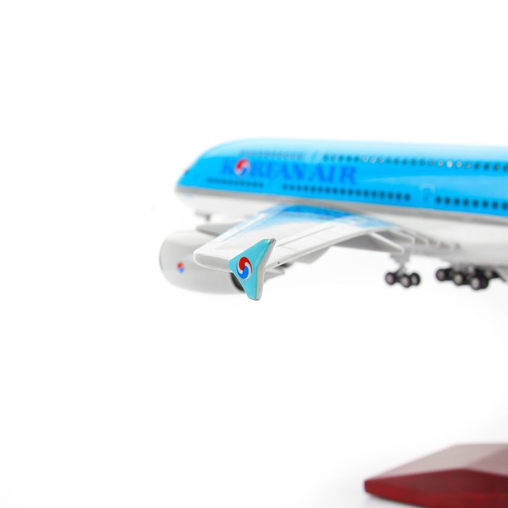 Mô hình máy bay lắp ráp có đèn led Korean Air Airbus A380 47cm Everfly