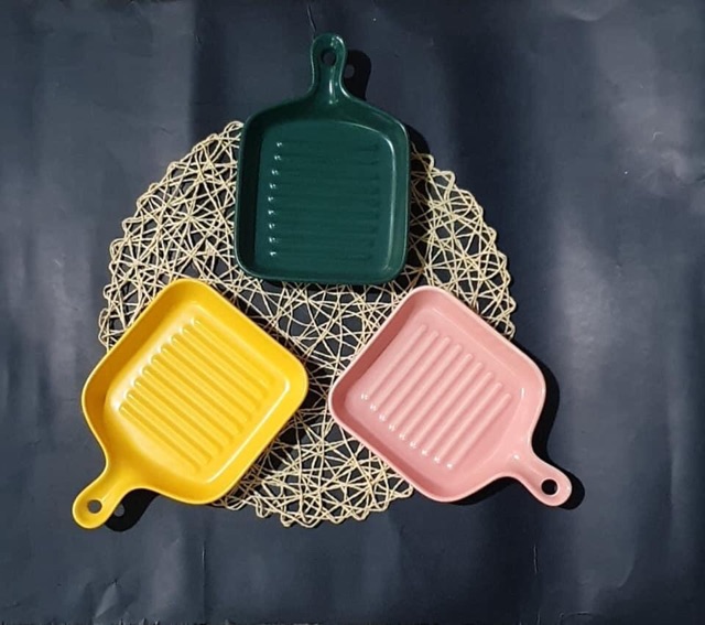 Thố sứ vuông có quai cầm