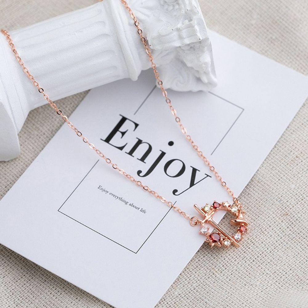 Vòng cổ Mặt Hình Nón Phân Loại Phim JARRED