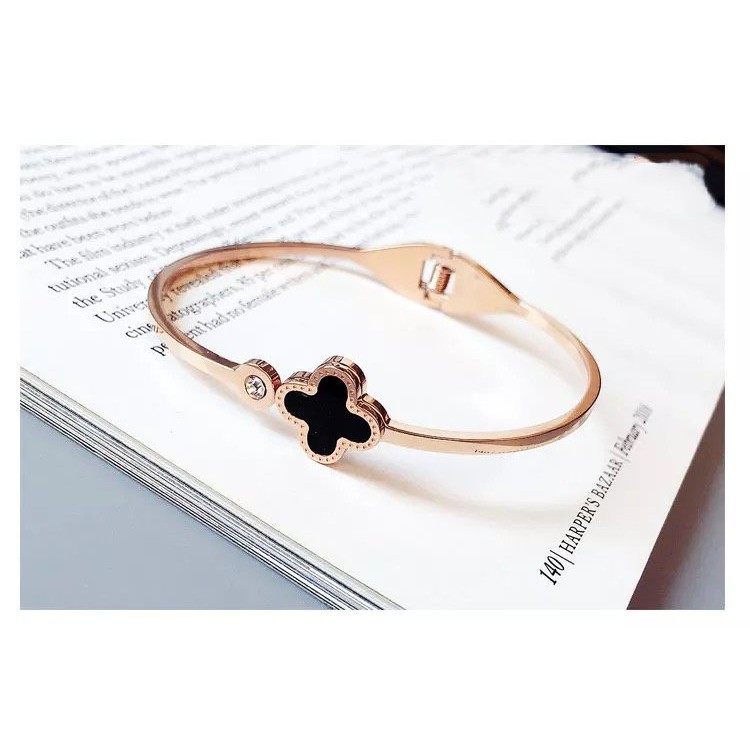 Vòng Tay Hở Mạ Vàng Hồng 18K Hình Cỏ Bốn Lá May Mắn