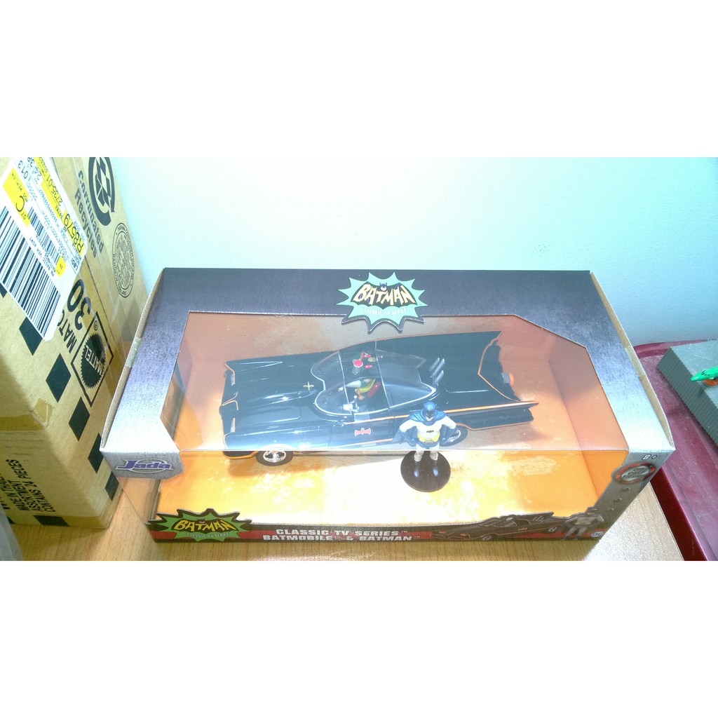 Xe mô hình batmobile Batman và Robin, nguyên bản mẫu phim 1966, hãng Jada Mỹ, tỷ lệ 1/24