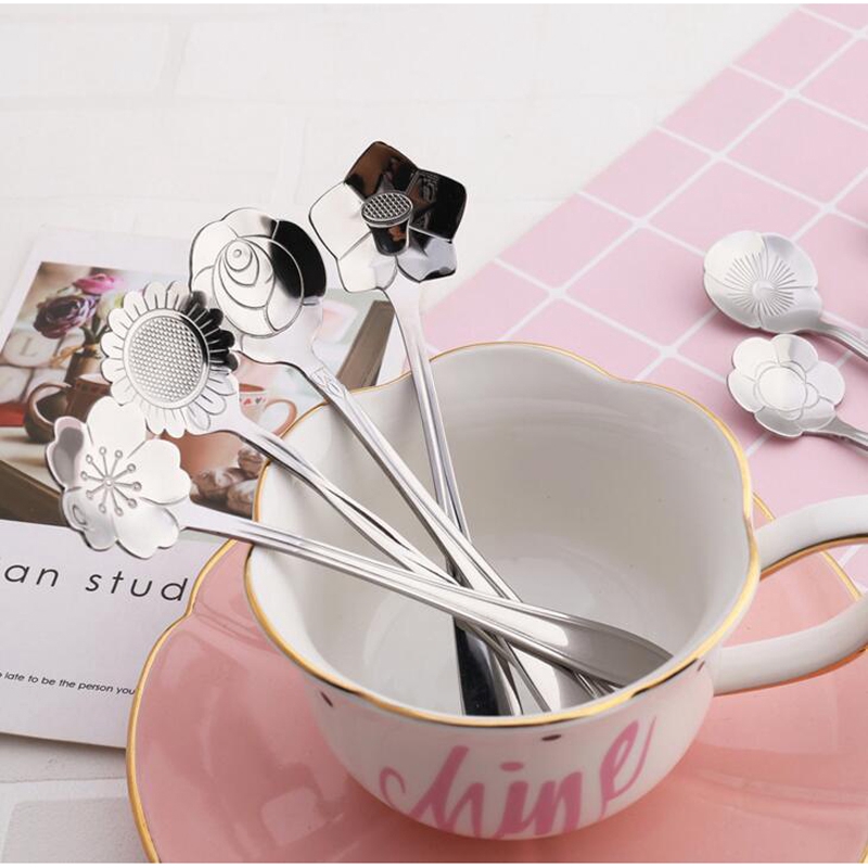 Muỗng inox mini thiết kế hình bông hoa xinh xắn tiện dụng