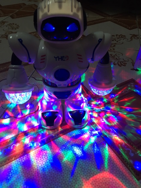Robot nhảy múa phát nhạc đèn flash vui nhộn cho bé
