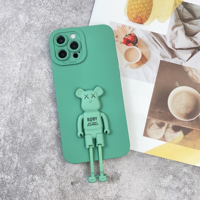 Ốp Iphone dẻo màu gấu Bearbrick kèm giá đỡ 6/6s/Plus/7/8/SE/Plus/X/Xs/Xr/Xs Max/11/Pro/Pro Max/12/Pro/Pro Max/13/Pro/Max