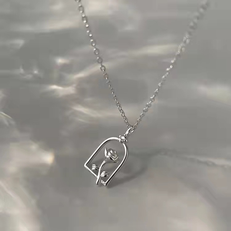 Vòng cổ Mặt Hình Hoa Hồng Rỗng Đơn Giản Tươi Mới Hợp Thời Trang Cho Nữ