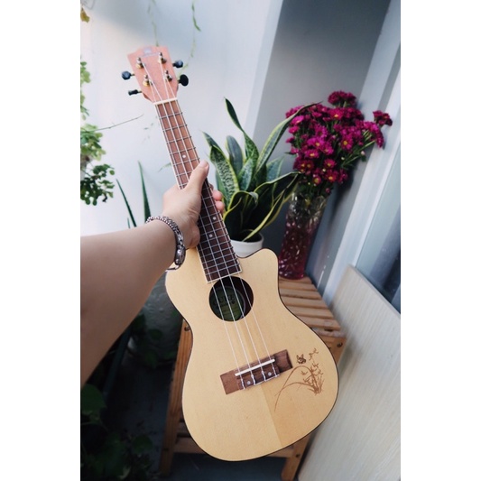 Đàn ukulele concert khuyết gỗ sáng- tặng đủ phụ kiện bao đàn
