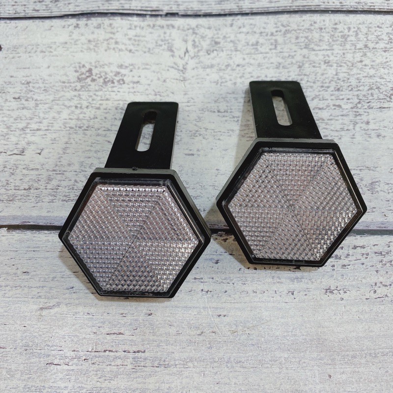 Cặp mắt mèo phản quang hình lục giác kèm pát sau bảng số đủ màu sắc siêu đẹp