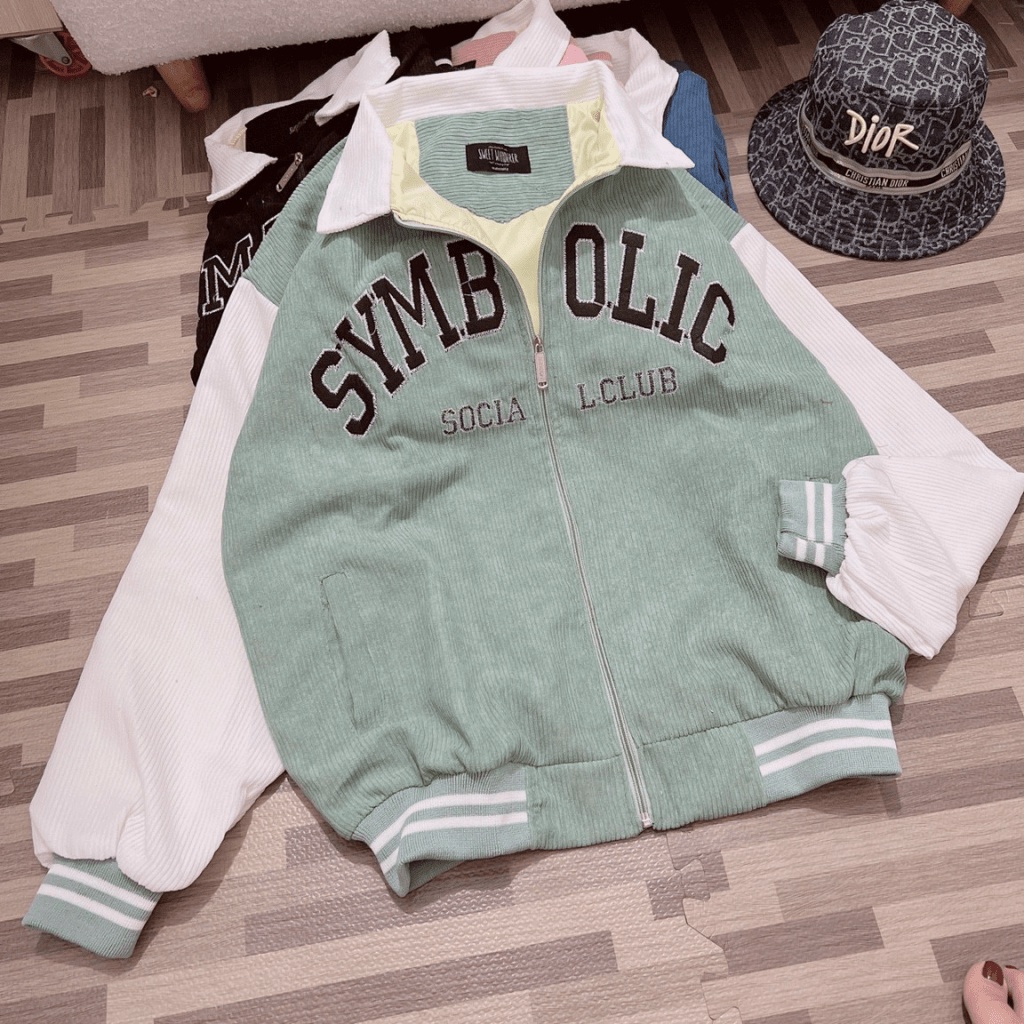 Áo Khoác Nhung Nữ Cổ Bẻ Thêu Logo 2 Lớp Form Rộng Mặc Đẹp Hot Trend