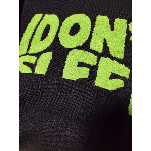 Áo len unisex hoạ tiết chữ thêu nổi