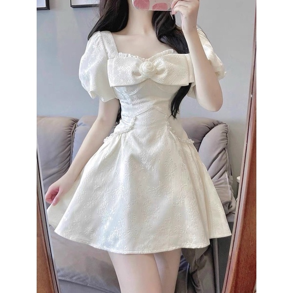 ĐẦM GẤM NƠ NGỰC TRẮNG