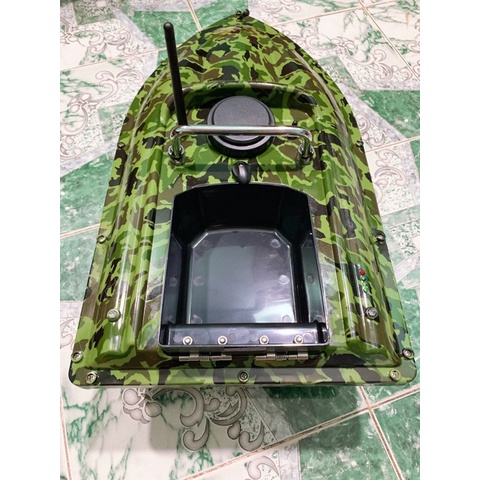 thuyền thả thính điều hiển cách xa 500m màu rằn ri hàng mới về siêu bền y hình vip bdshad8