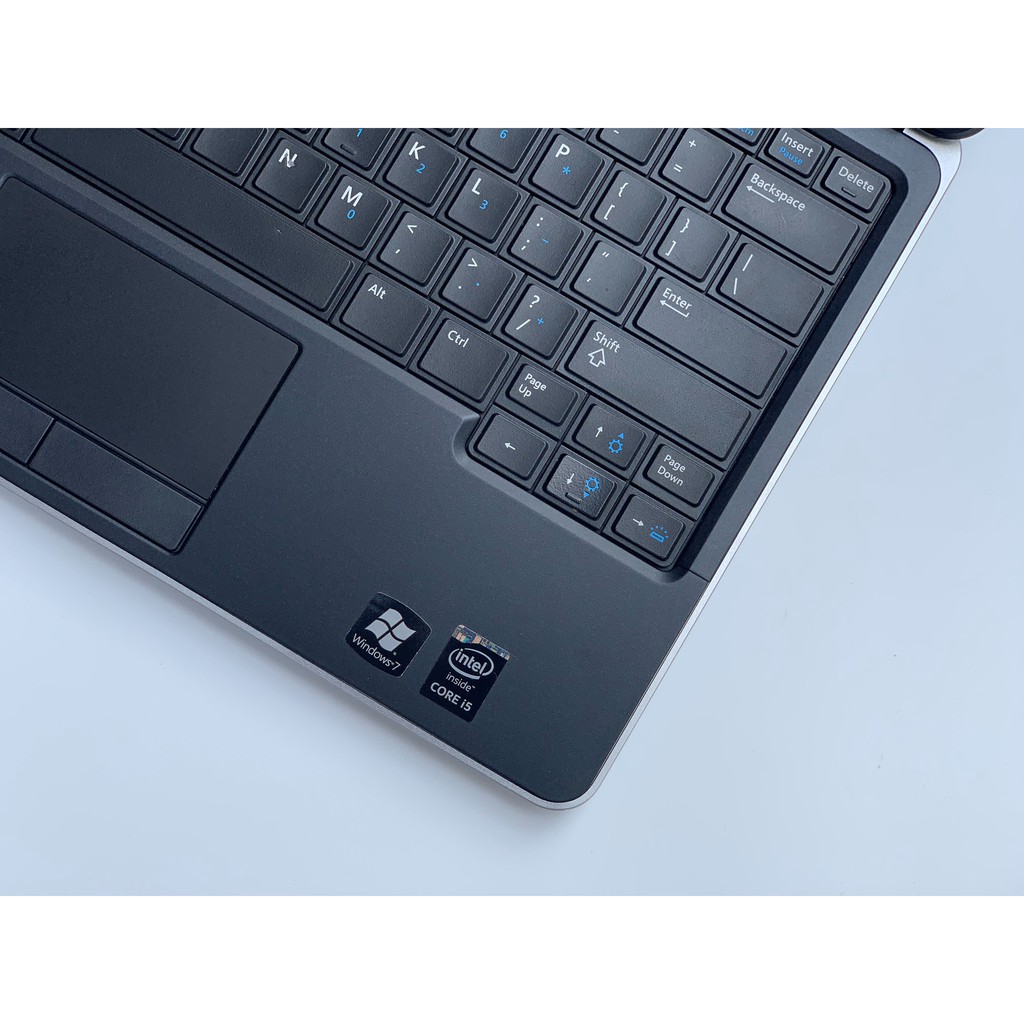 Laptop Dell Latitude E7240 Core i7 vỏ nhôm mỏng nhẹ!
