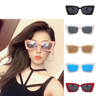 Kính râm gọng vuông phong cách sành điệu