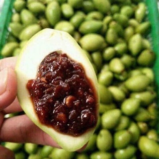 Mắm ruốc Thái chấm trái cây sống
