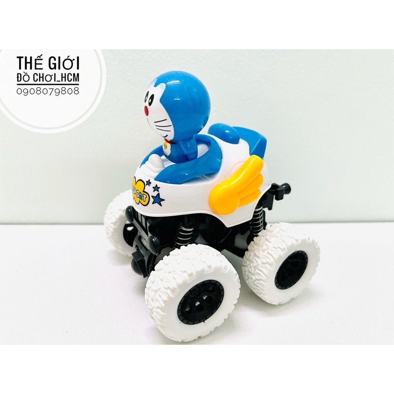 [CHẠY ĐÀ- NHÀO LỘN] Đồ chơi xe địa hình Đôrêmon xoay 360 độ giảm sốc, chạy đà cực mạnh dành cho bé khám phá mô hình xe