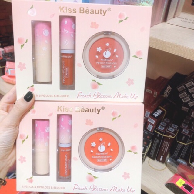 Set trang điểm 3 món  Kiss Beauty cực dễ thương