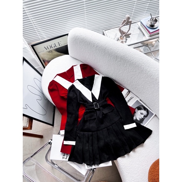 ĐẦM NHUNG CỔ TRẮNG NHỌN XẾP LY KÈM NỊT