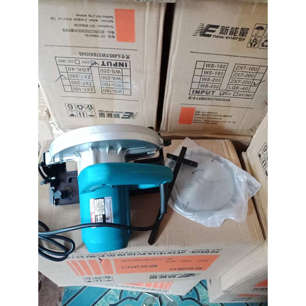 Máy cưa gỗ Makita 5806B, Máy cưa đĩa makita, may cua gỗ chuyên nghiệp