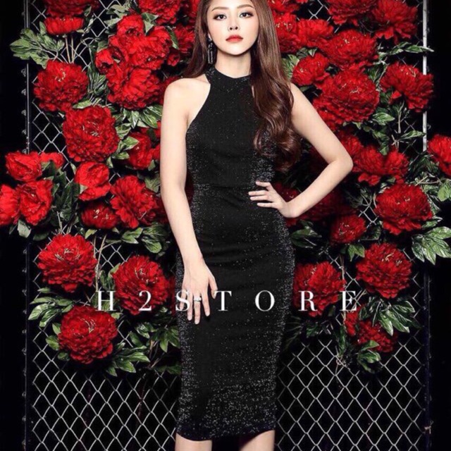Đầm body cổ yếm cực xinh