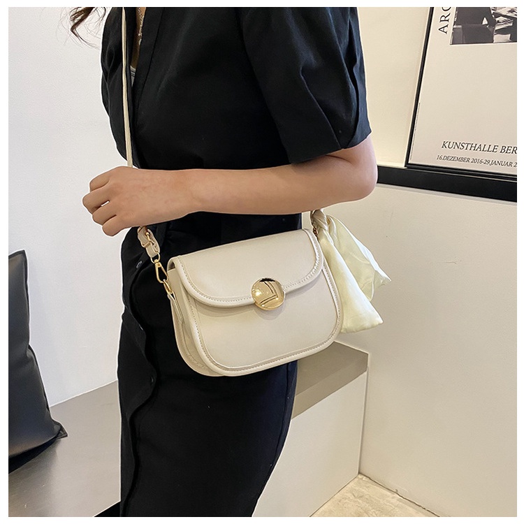 Túi xách nữ đeo chéo khóa tròn quai đeo phối khăn xinh xắn thời trang Hàn Quốc