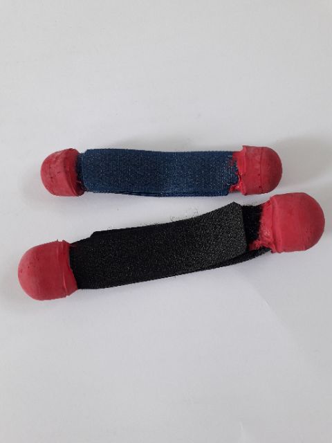 Bịt cựa loại thường (nhìn hơi xấu) dành cho gà nòi. 1 cặp 2 con gà