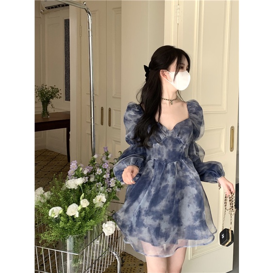 Đầm cổ vuông tay dài bo chun bồng tiểu thư có lớp vải voan nhẹ nhàng nữ tính họa tiết màu loang trầm thanh lịch