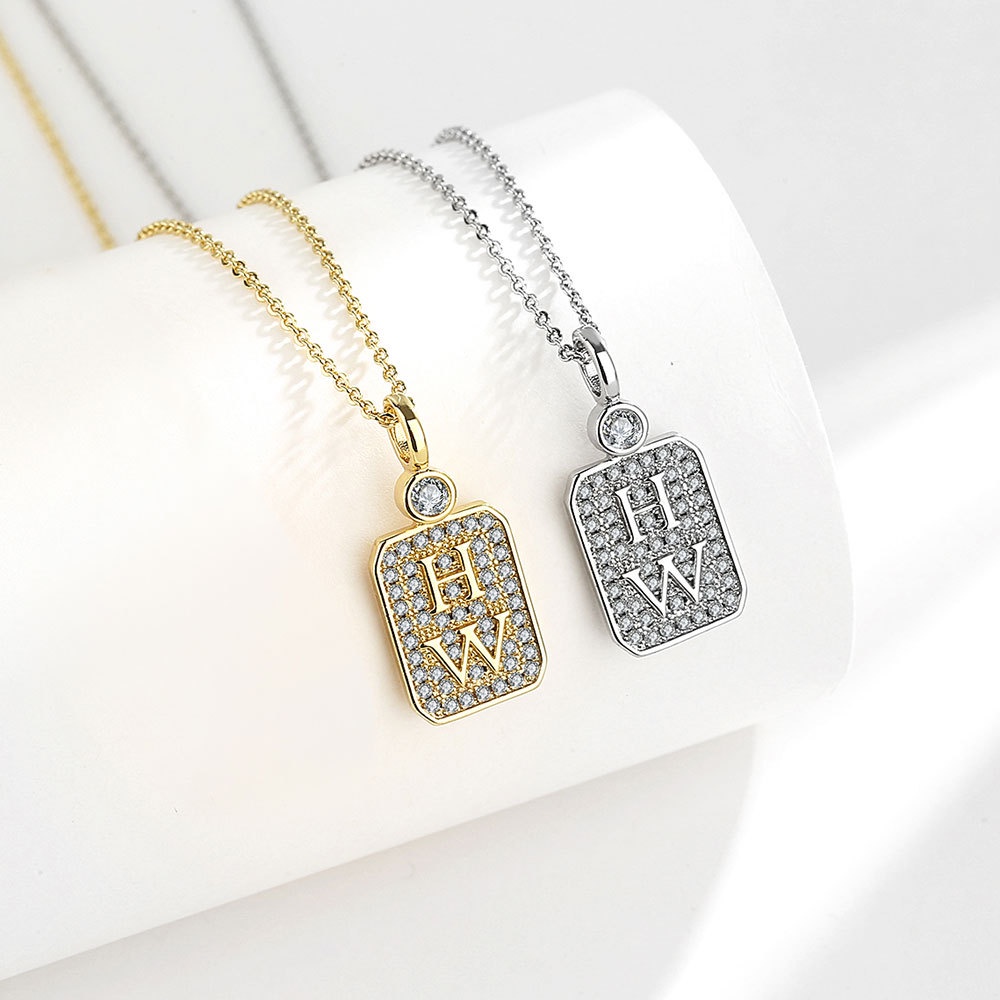 Vòng cổ Mặt Vuông Khắc Chữ Nhẹ Nhàng Sang Trọng