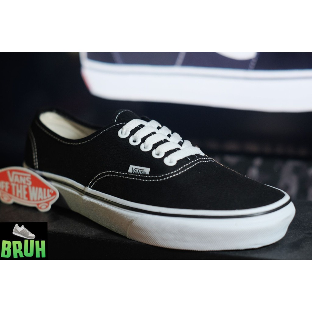 Giày Vans Classic Authentic Black/White