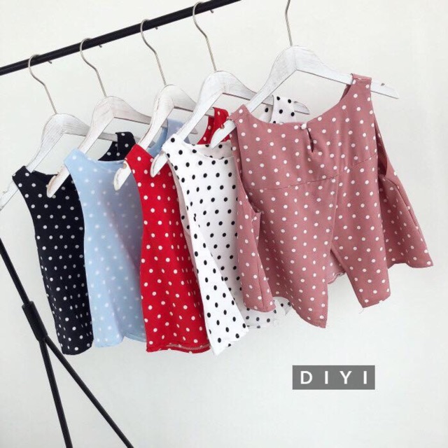 Áo chấm bi xẻ tà sau lưng (Order 7-10 ngày)