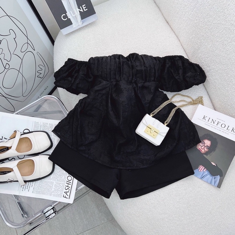 SET ÁO ĐEN GẤM HOA NỔI RỚT VAI PHỒNG + SHORT