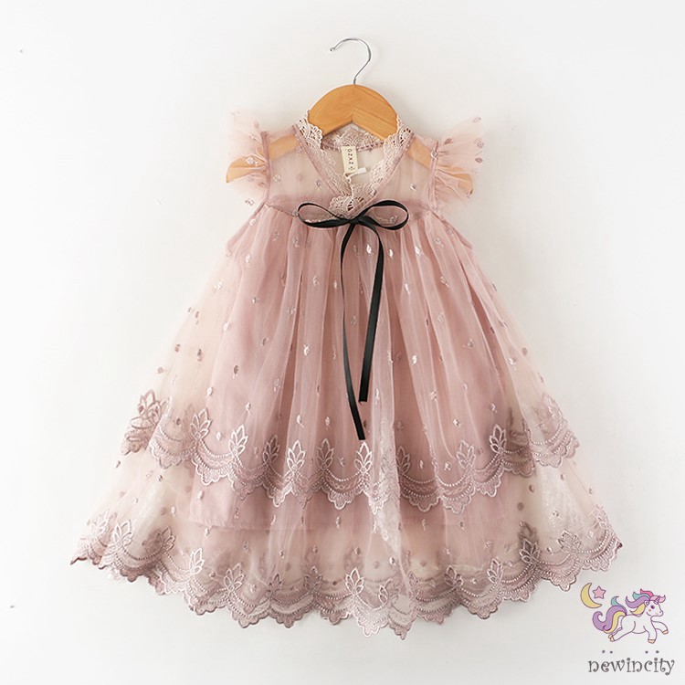 Đầm bé gái phối ren hoa xinh xắn