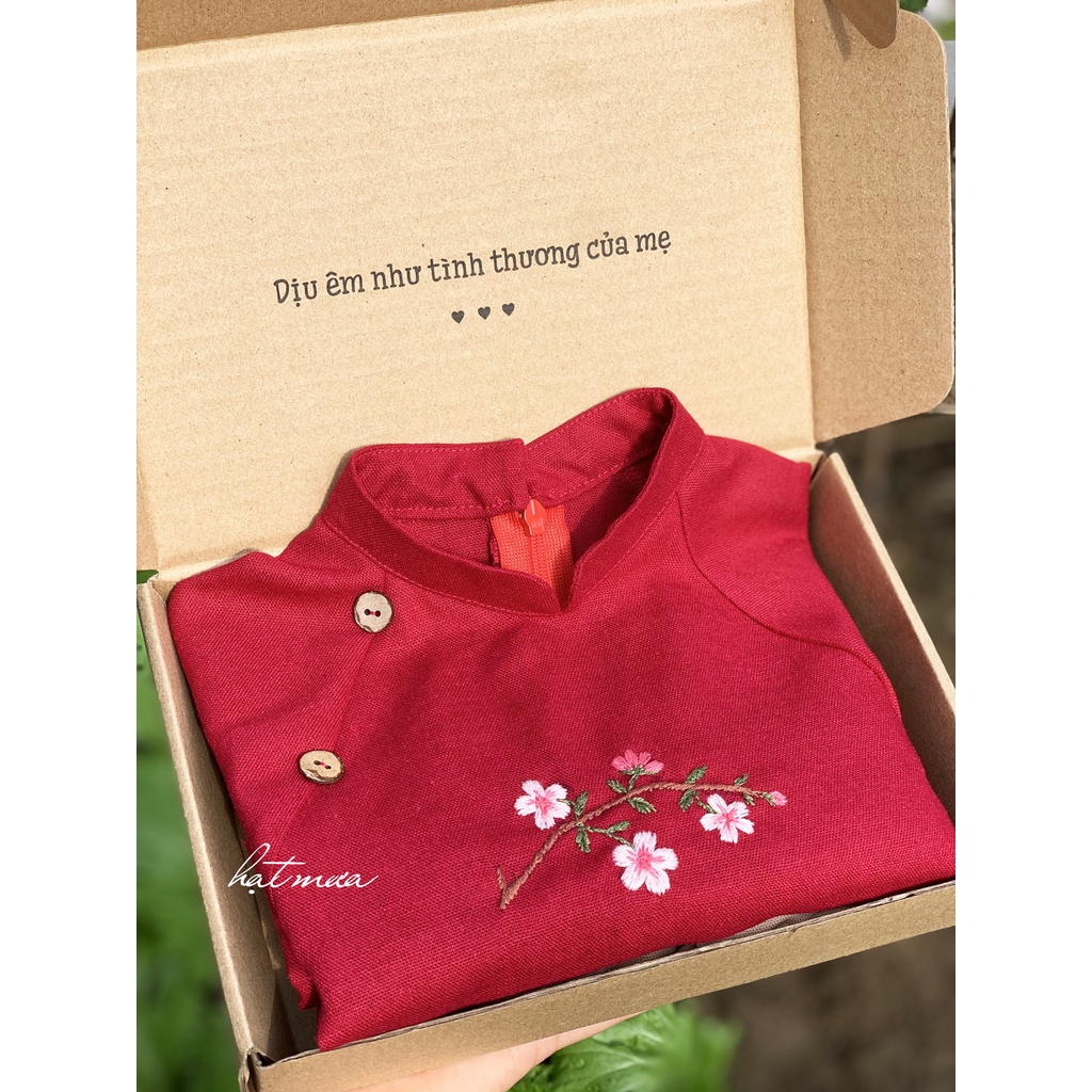 Áo dài bé gái Thanh Trúc thêu tay vải linen mềm mịn màu đỏ đô (kèm quần linen màu be)