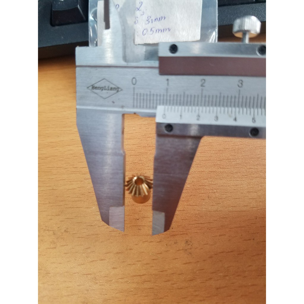 Phukienbanhrang Bánh răng côn siêu nhỏ 18 răng lỗ 3mm bằng đồng ,bộ truyền đảo chiều 90 độ