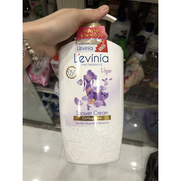 Sữa tắm trắng da L’evinia