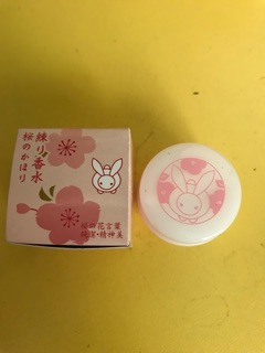 Nước hoa sáp nhật bản
