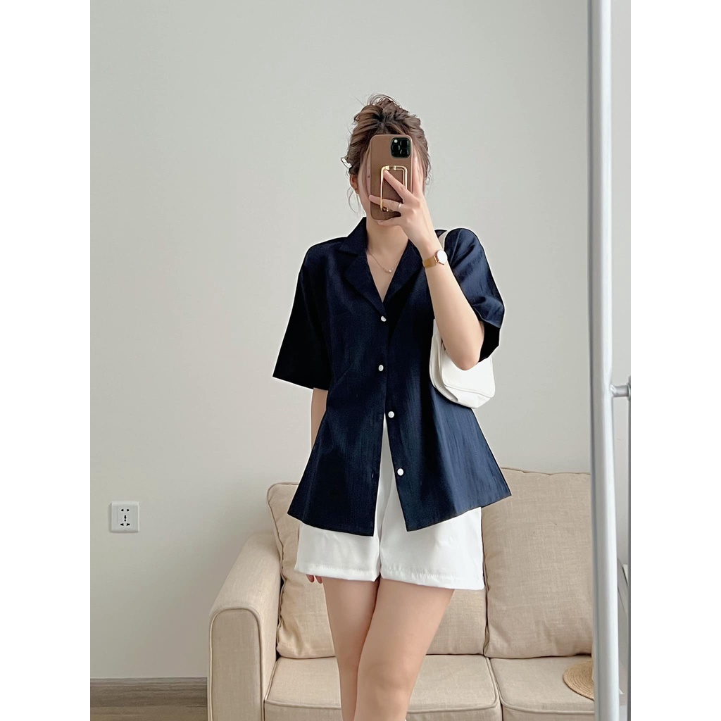 Áo sơ mi nữ cổ vest cộc tay trơn 2 size basic nhiều màu chất thích dễ phối đồ. Sơ mi cổ vest sang trọng kiểu dáng đẹp.