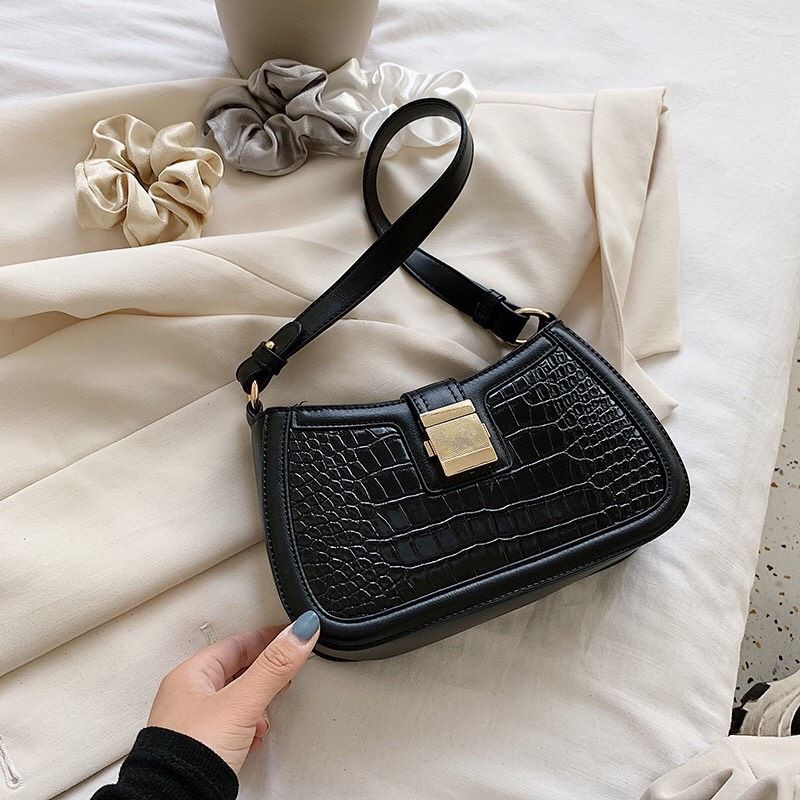 Túi Xách Nữ Kẹp Nách Đeo Chéo Khoá Vuông Da Rắn Monbags 2 Màu | BigBuy360 - bigbuy360.vn